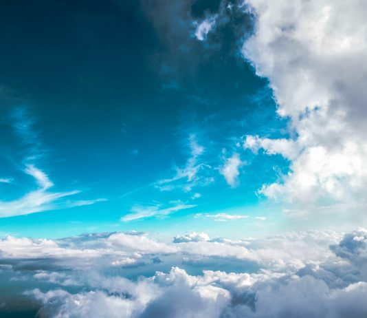 Méditation dans la solitude et le calme pour l'amour et le bonheur