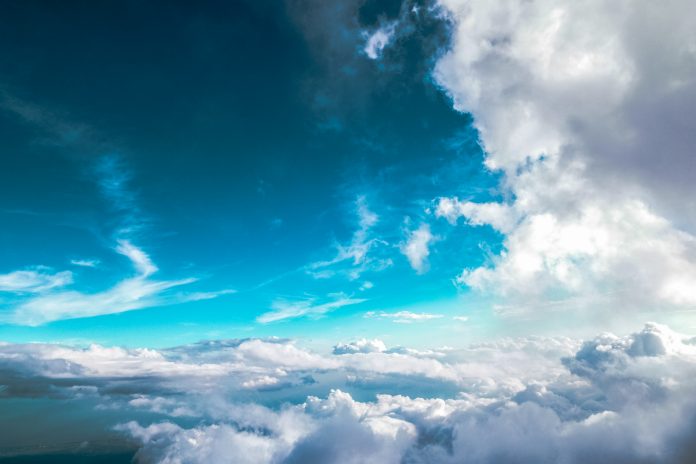 Méditation dans la solitude et le calme pour l'amour et le bonheur